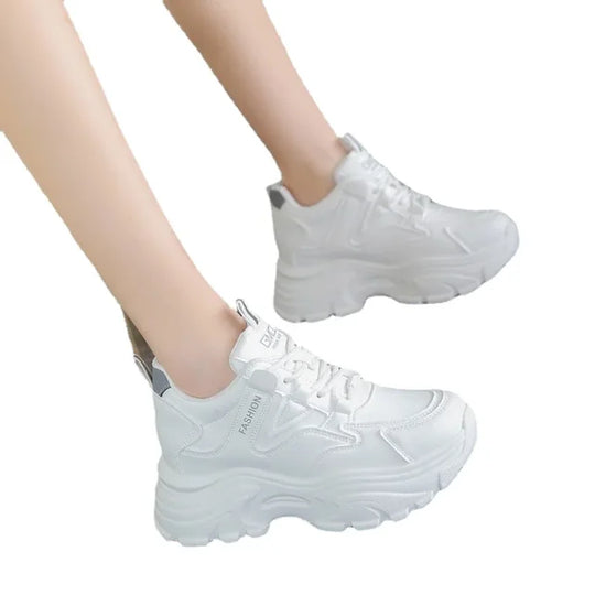 Ultramoderne Weiße Sneakers EB