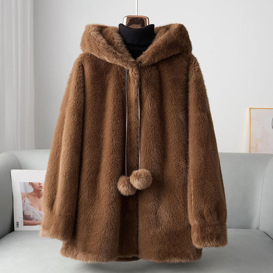 EB | Faux-Fur-Hoodie mit Pom-Details