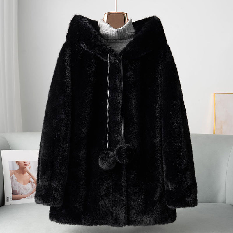 EB | Faux-Fur-Hoodie mit Pom-Details