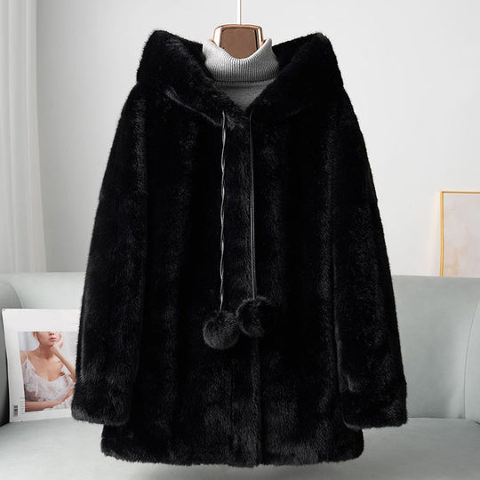 EB | Faux-Fur-Hoodie mit Pom-Details
