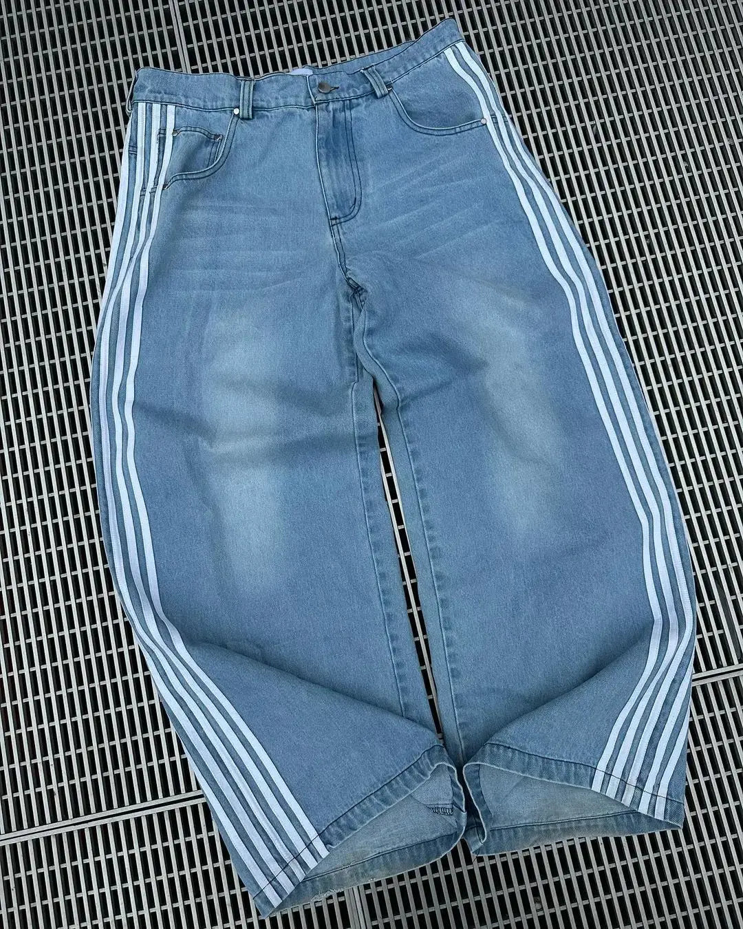 EB - Baggy-Jeans mit hoher Taille