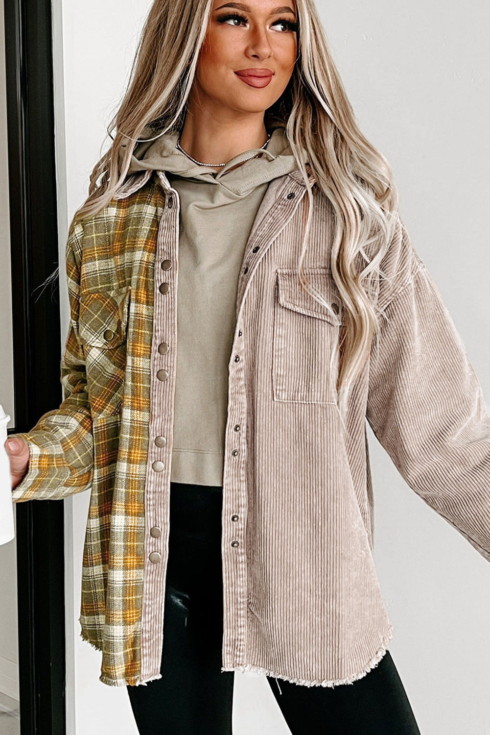 EB | Zweiseitige Hemdjacke Karomuster und Corddesign Stil und Komfort