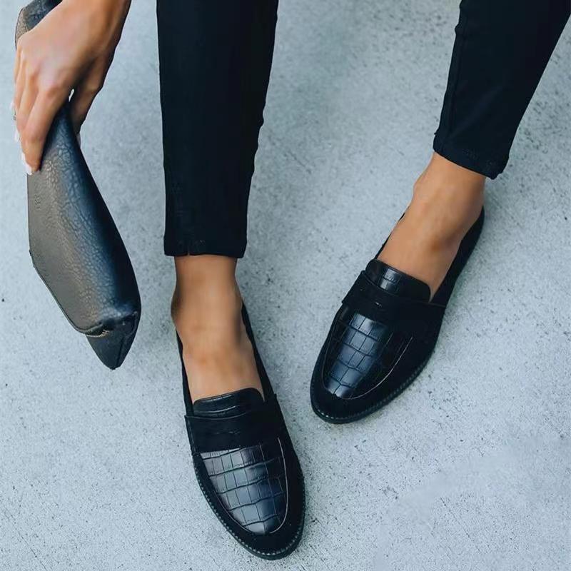 Elegante Schwarze Schuhe mit Glänzendem Finish und Musterdesign EB