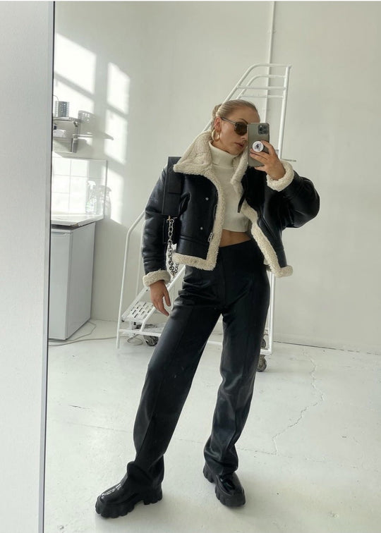EB | Leder Shearling-gefütterte Jacke - Edgy Stil trifft auf gemütlichen Komfort