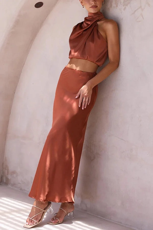 EB | Solch Eine Stimmung Hochgeschlossene Satin Drapiert Maxirock Set