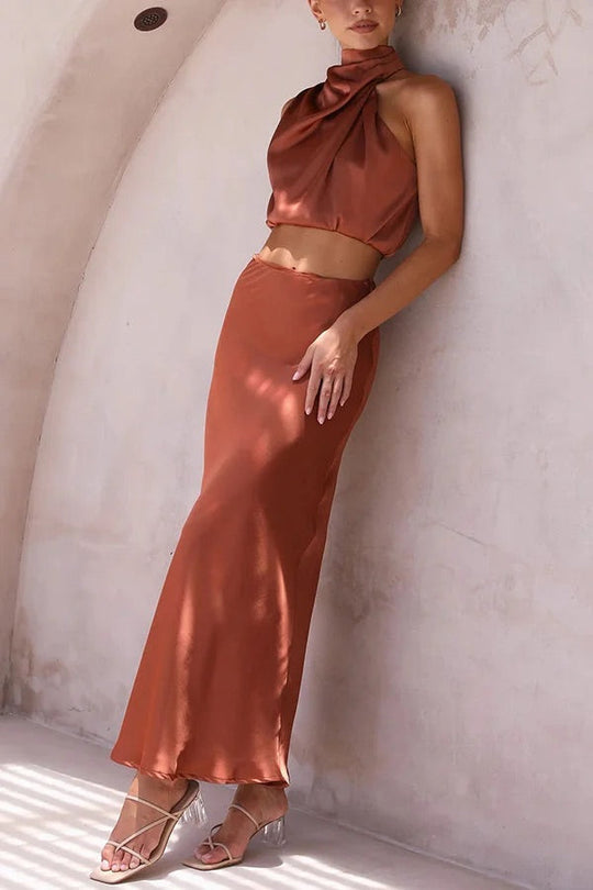 EB | Solch Eine Stimmung Hochgeschlossene Satin Drapiert Maxirock Set