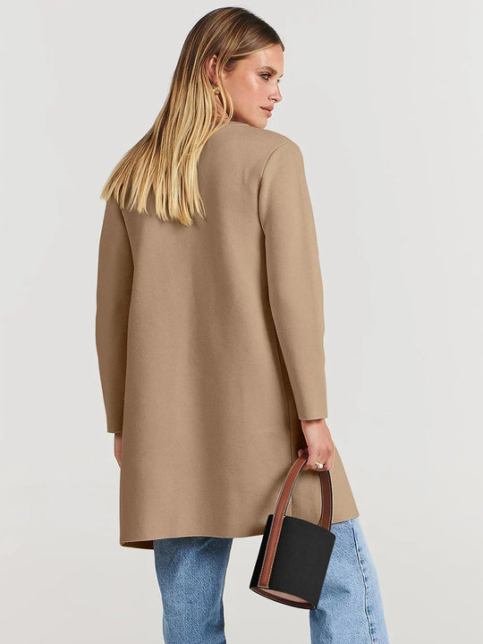 EB | Mantel Locker Schnitt Knielang Breite Revers Minimalistisches Design