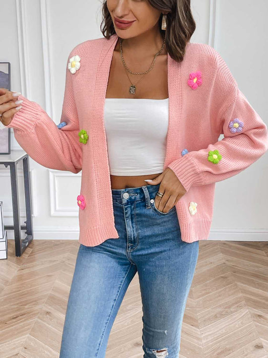 EB | Strickcardigan mit Blütendetails Offene Vorderseite Feminin und Stylisch