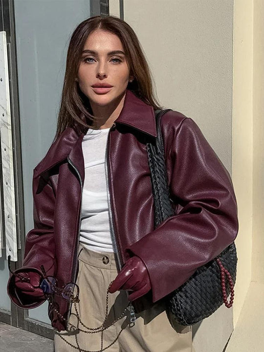 EB | Bordeaux Rot Faux Leder Jacke mit Stilvollem Reverskragen und Reißverschlussdetail