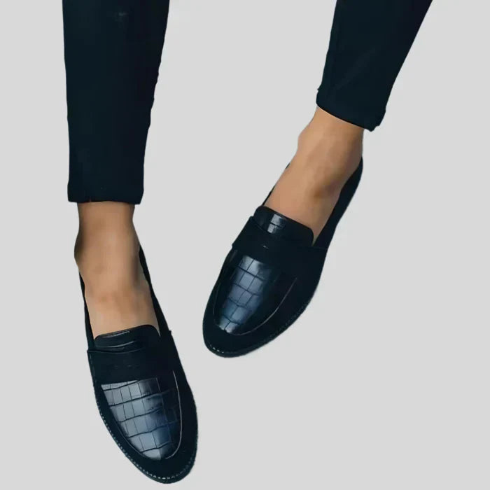 Elegante Schwarze Schuhe mit Glänzendem Finish und Musterdesign EB