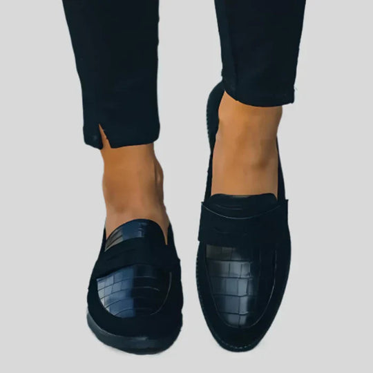 Elegante Schwarze Schuhe mit Glänzendem Finish und Musterdesign EB
