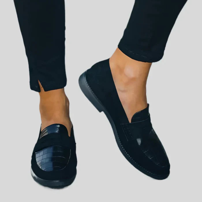 Elegante Schwarze Schuhe mit Glänzendem Finish und Musterdesign EB