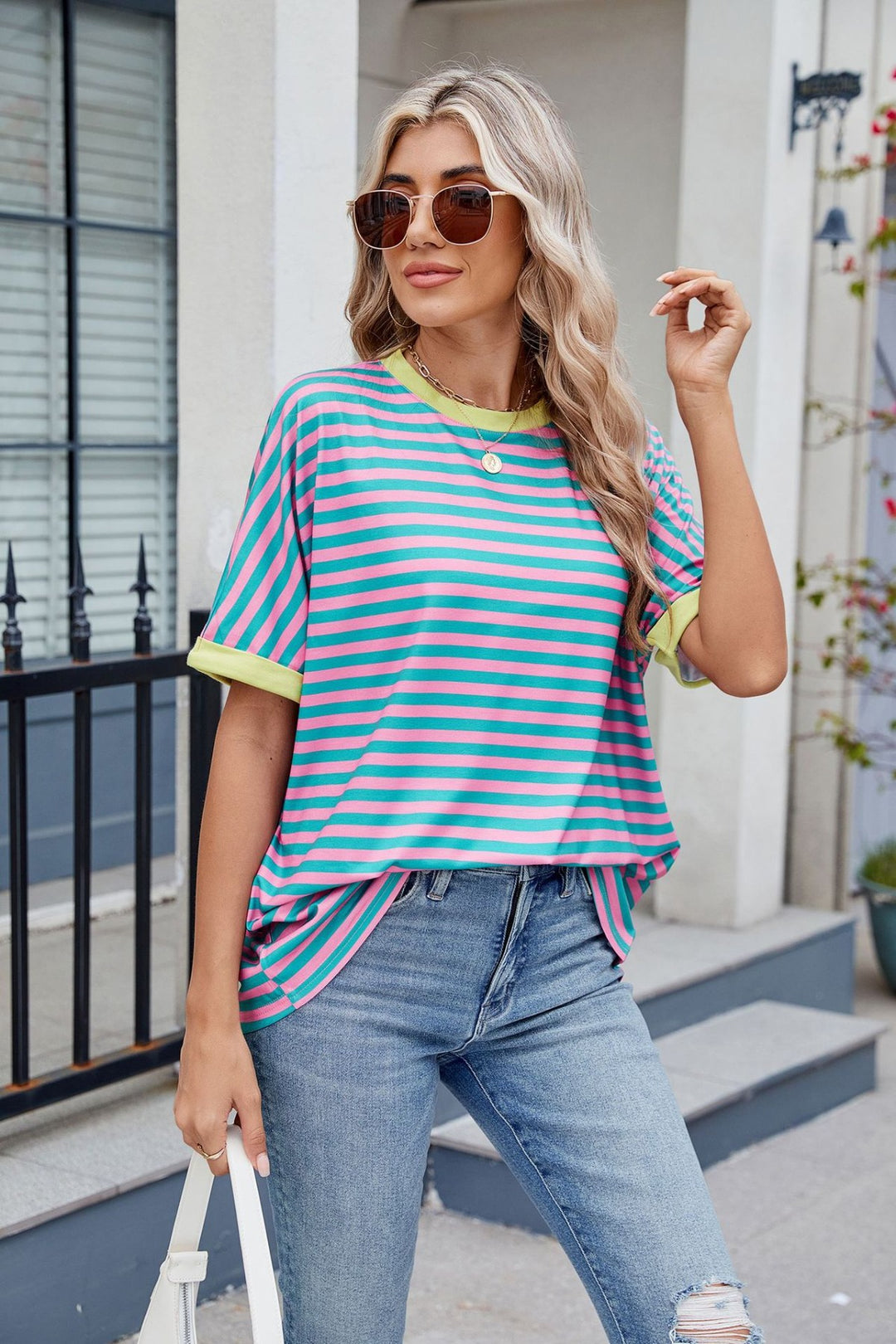 EB | Gestreiftes kontrastierendes T-Shirt