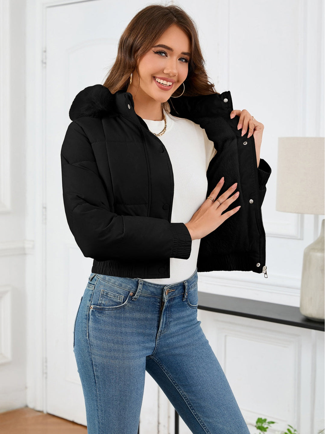 EB | wattierte Winterjacke mit Fellkapuze und Taschen