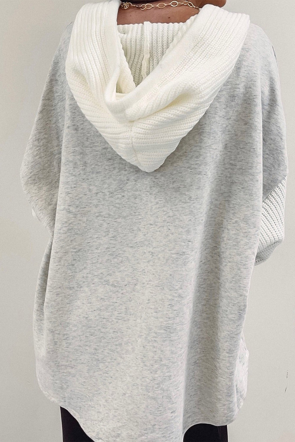 EB | Langärmelige Bluse mit Kapuze und Knöpfen Baumwollmischung Komfort und Stil