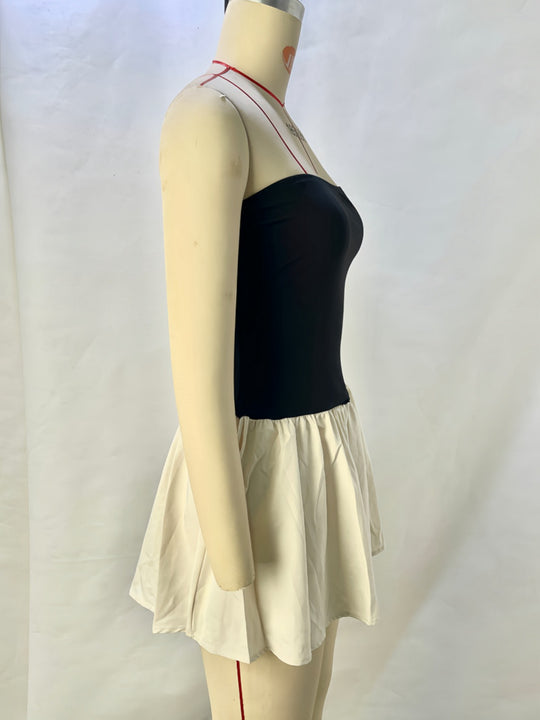 EB | Ein-Wort-Kragen kontrastierende Farbe Spleißen plissiertes Kleid