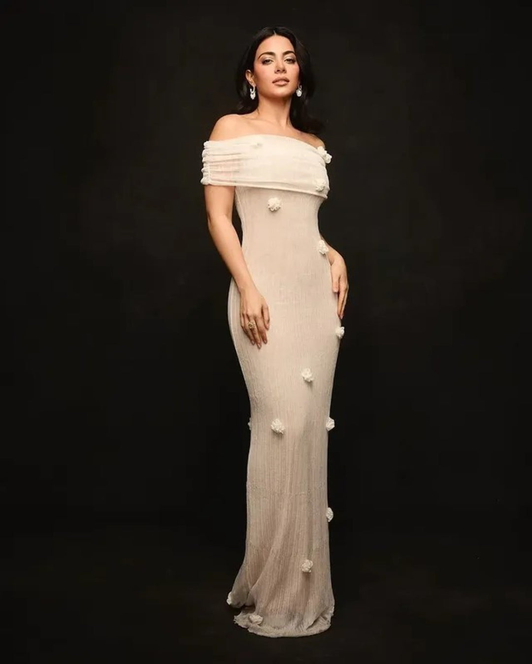 EB | Kleid mit Blumenschulter