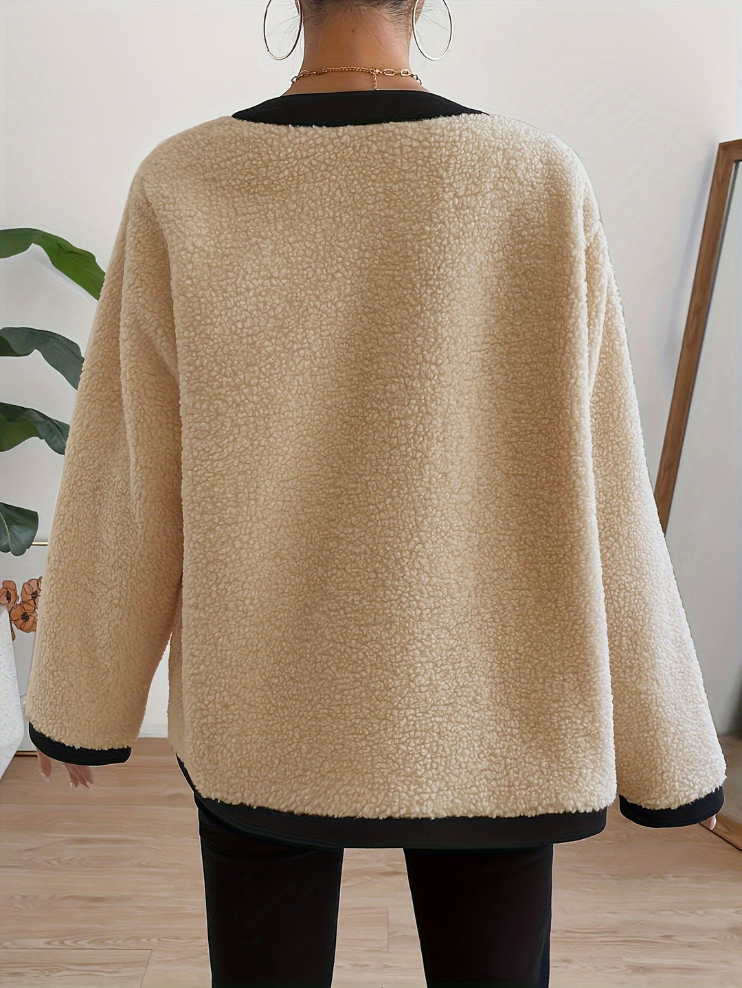 EB | Kurze Jacke mit Kontrastdetails Polyester Stilvoll und Komfortabel