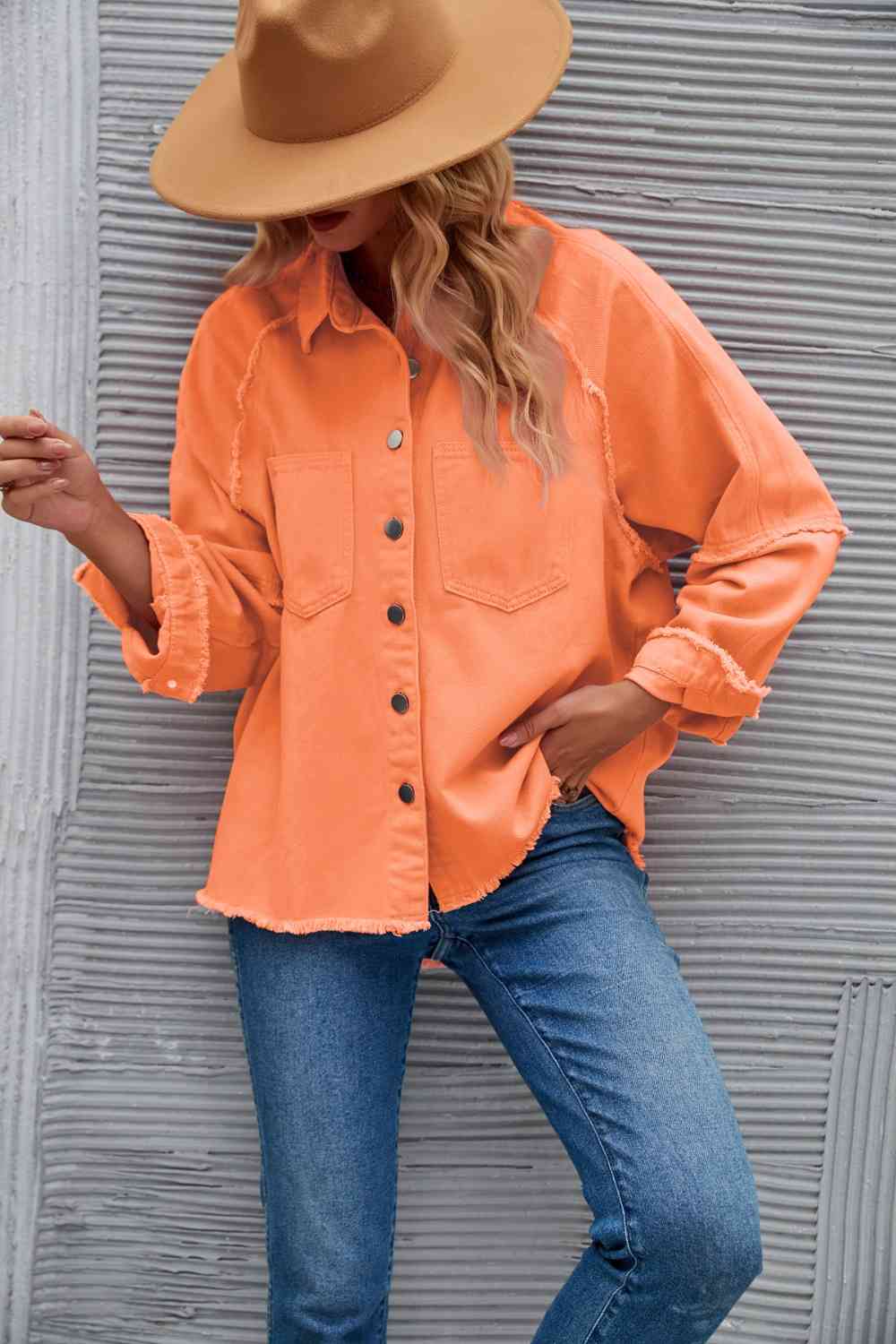 EB | Raw Hem Kragen Denimjacke