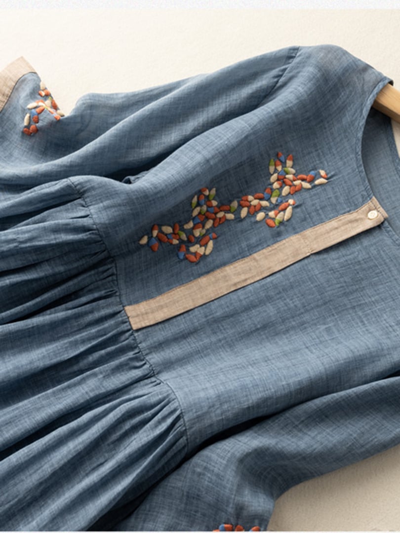 EB | Besticktes Kleid aus Baumwolle