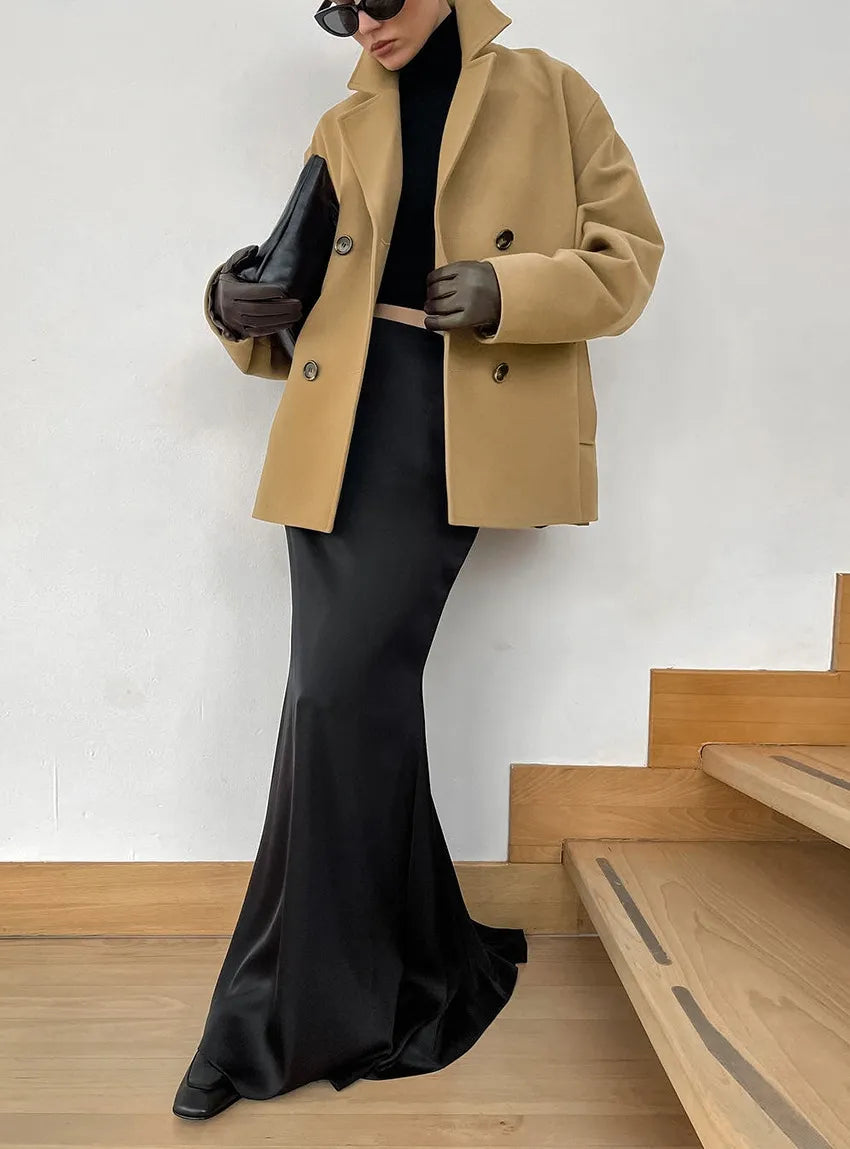 EB | elegante braune Wolljacke mit doppelter Knopfreihe, halblang