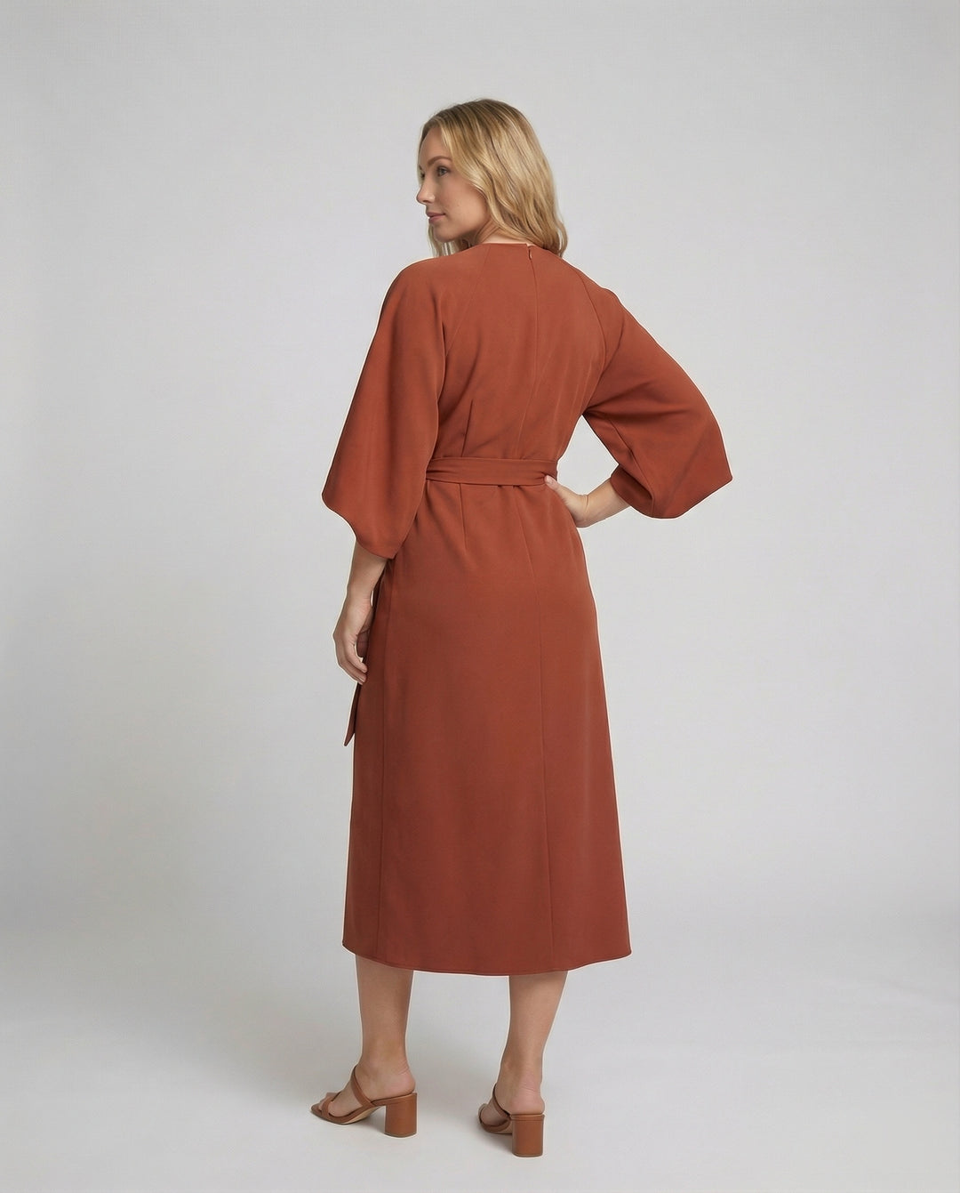 EB | Elegantes Kleid mit Laternenärmeln und Gürtel