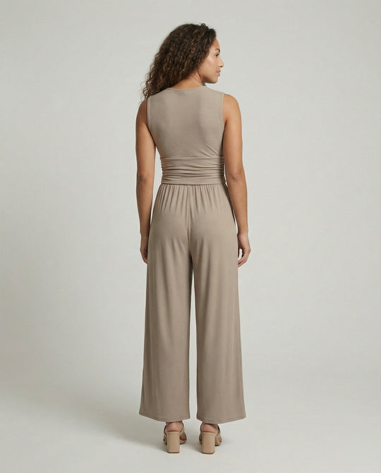 Damen Jumpsuit mit schickem V-Ausschnitt und weitem Bein EB