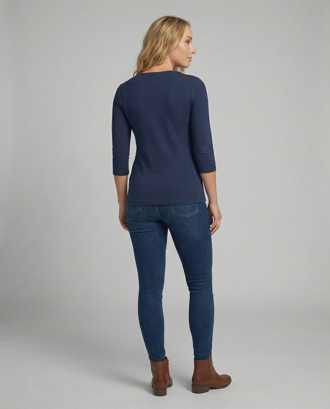 Damen Lässiges Oberteil mit Eleganten 3/4-Ärmeln und Geschwungenem Saum EB