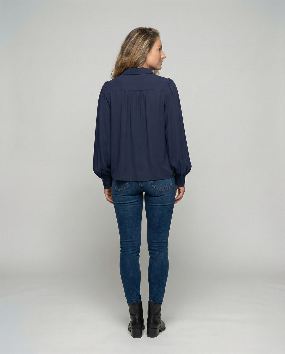 Damen Elegante Bluse mit Puffärmeln und Knopfdetails EB