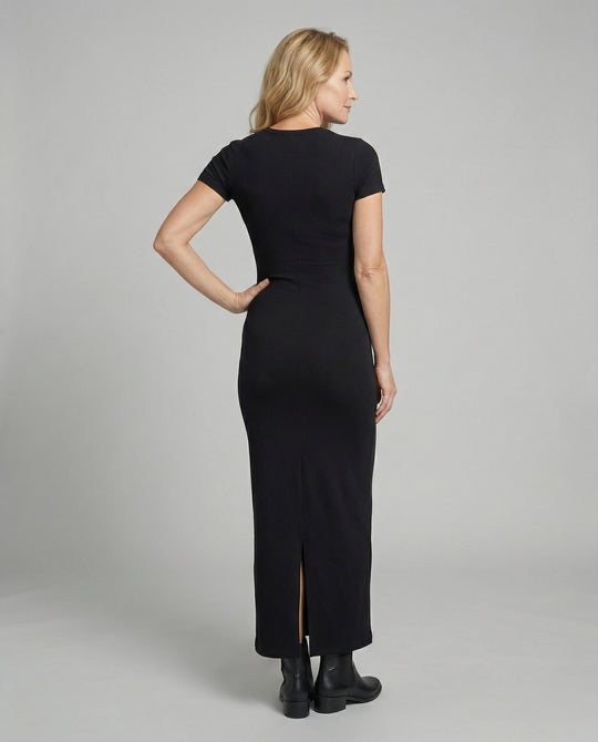 Figurbetontes Maxikleid mit kurzen Ärmeln