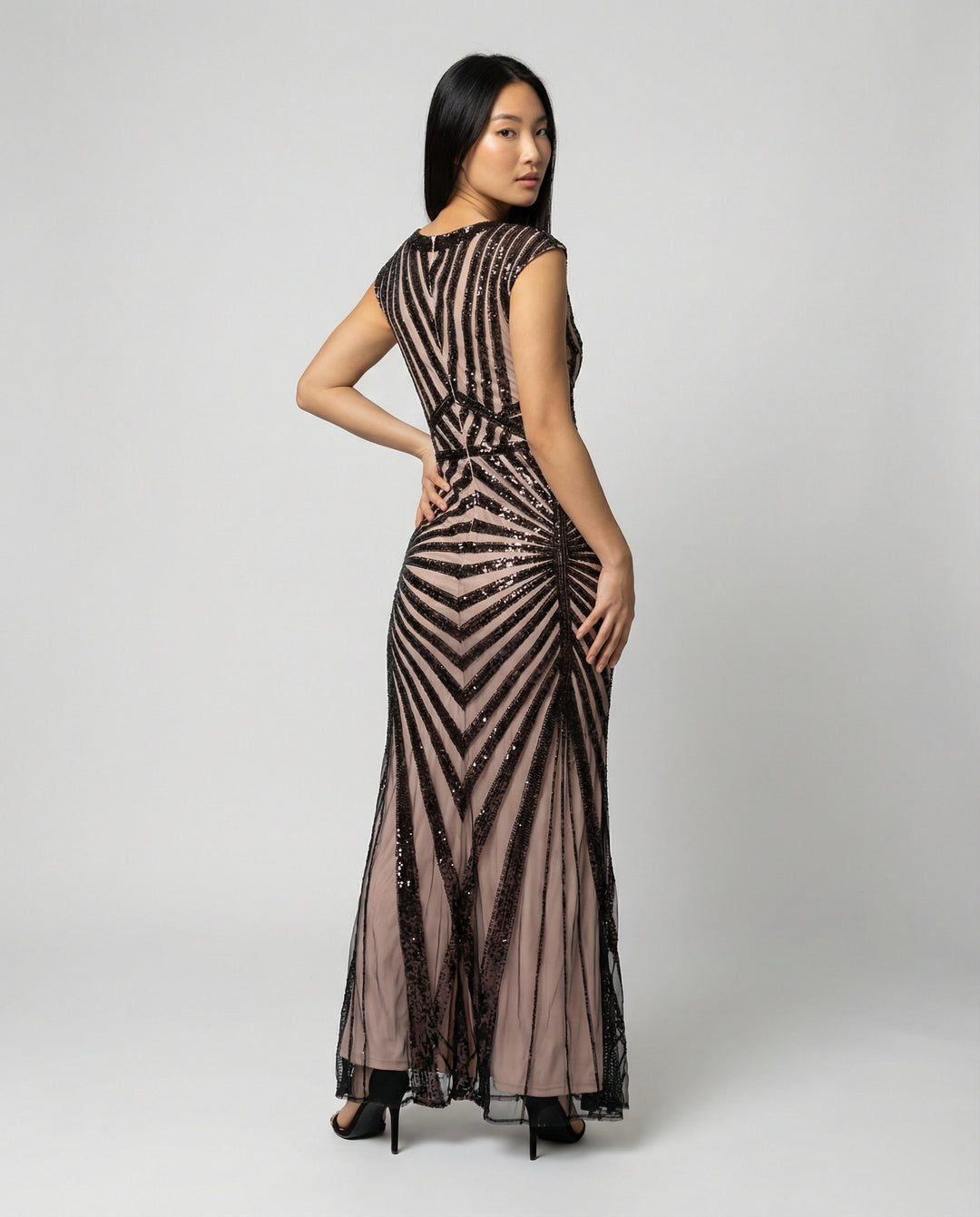 Elegantes Langes Abendkleid mit Paillettenmuster für Festliche Anlässe | EB