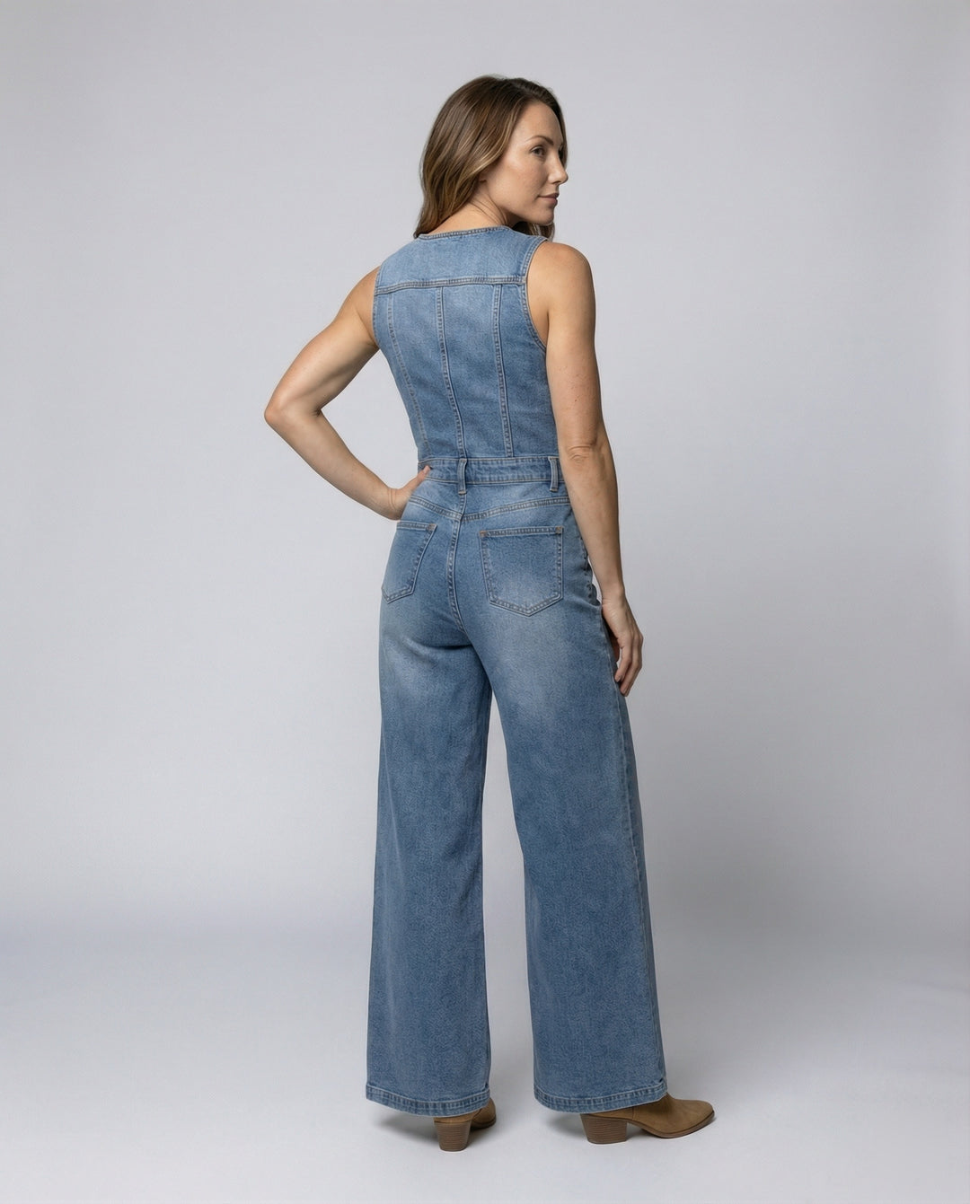 Damen Jumpsuit mit weit geschnittenen Beinen und eleganter Knopfleiste EB