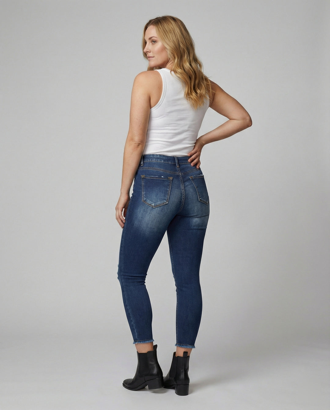 Damen figurbetonte Jeans im lässigen Destroyed-Look mit hohem Bund EB