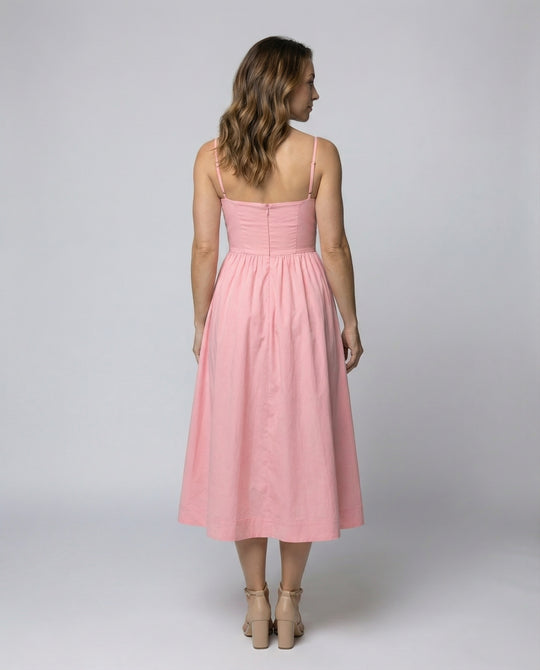 EB | Einfarbiges Kleid mit U-Ausschnitt und Strapsen