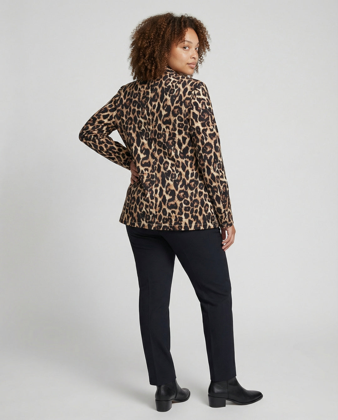 Damen Modischer Blazer im Leo-Design mit schlankem Schnitt EB