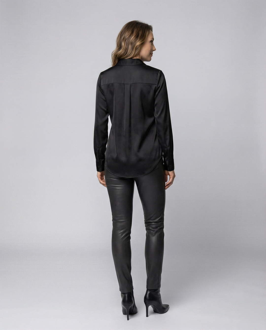 Damen elegante Satinbluse mit klassischem Kragen und zeitlosem Schnitt EB