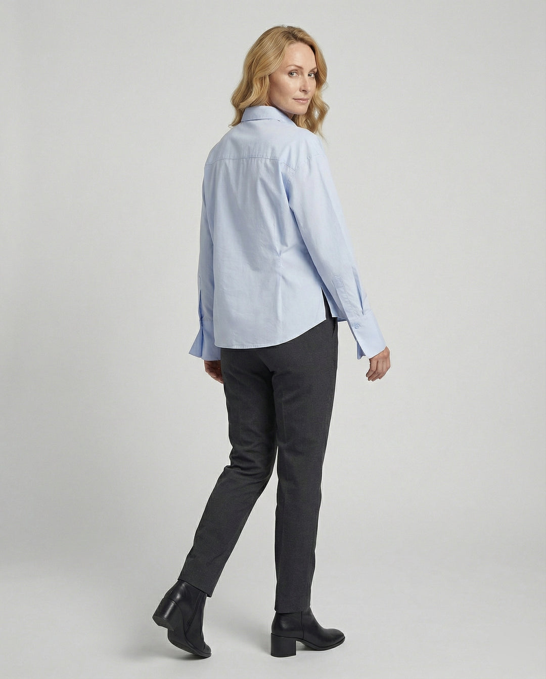 Damen Hemd mit asymmetrischem Schnitt