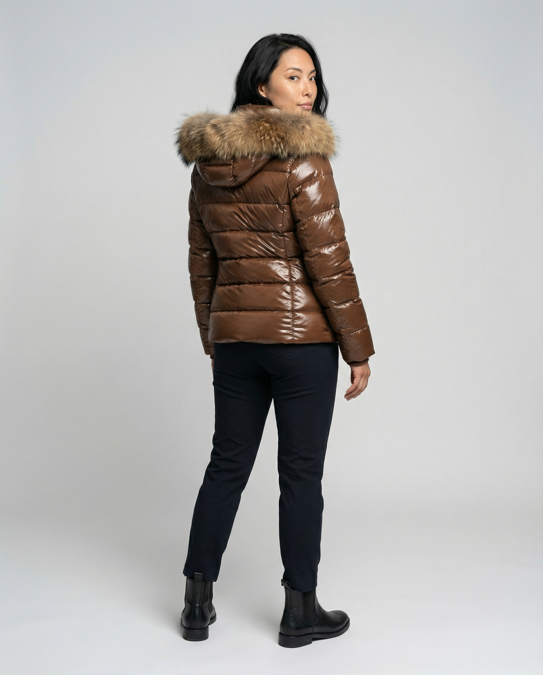 Damen Winterdaunenjacke mit abnehmbarer Kapuze und luxuriösem Fellkragen EB
