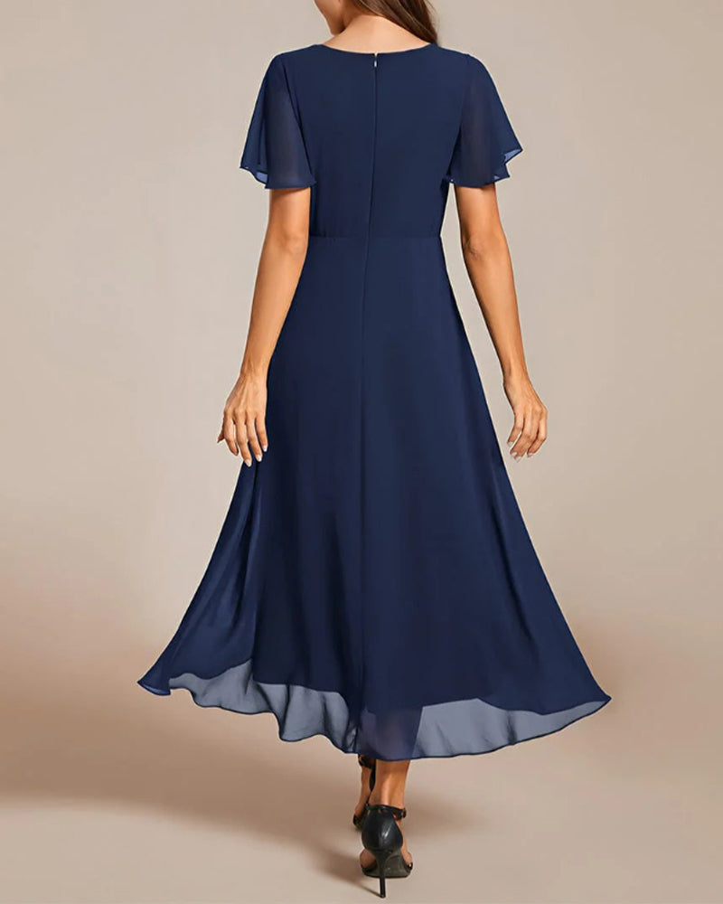 EB | Kleid mit V-Ausschnitt und Rüschenärmeln