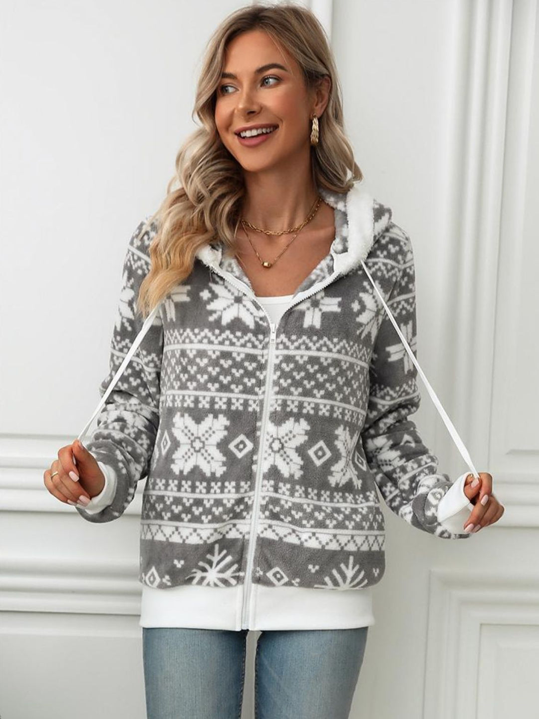 EB | Kapuzenshirt mit Schneeflocken und Kordelzug