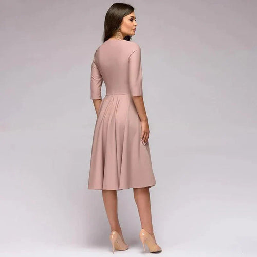 EB | Elegantes Midi-Kleid mit femininer Silhouette