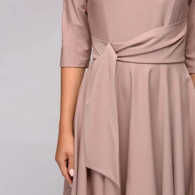 EB | Elegantes Midi-Kleid mit femininer Silhouette