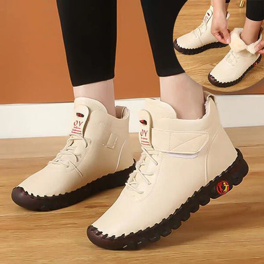Hoher Schnürstiefel Mit Robuster Sohle EB