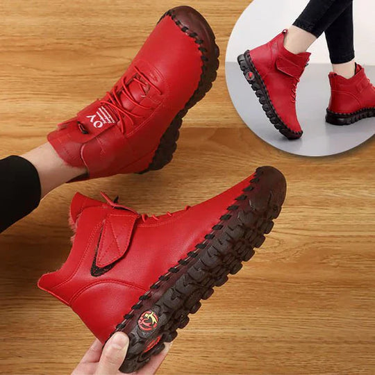Hoher Schnürstiefel Mit Robuster Sohle EB