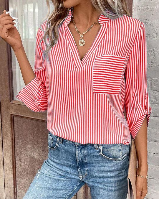 EB | Gestreiftes Shirt mit V-Ausschnitt und Brusttasche