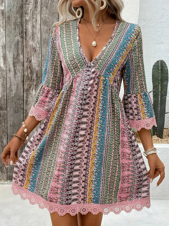 EB | Bedrucktes Freizeitkleid mit V-Ausschnitt