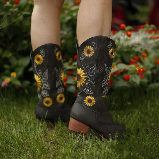 Boho-Inspirierte Damenstiefel im Sonnenblumen-Design EB