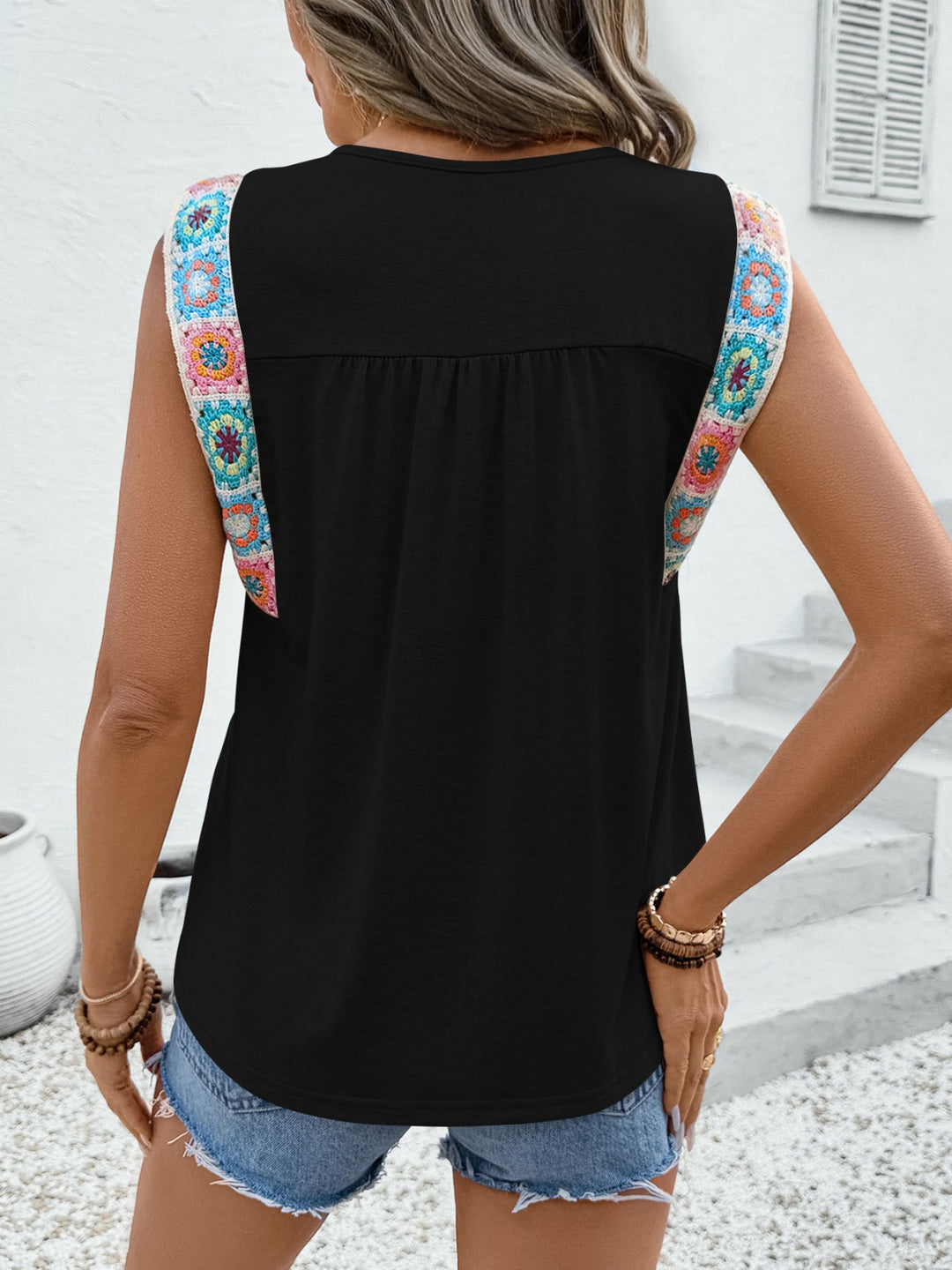 EB | Ethnisches T-Shirt mit Rundhalsausschnitt