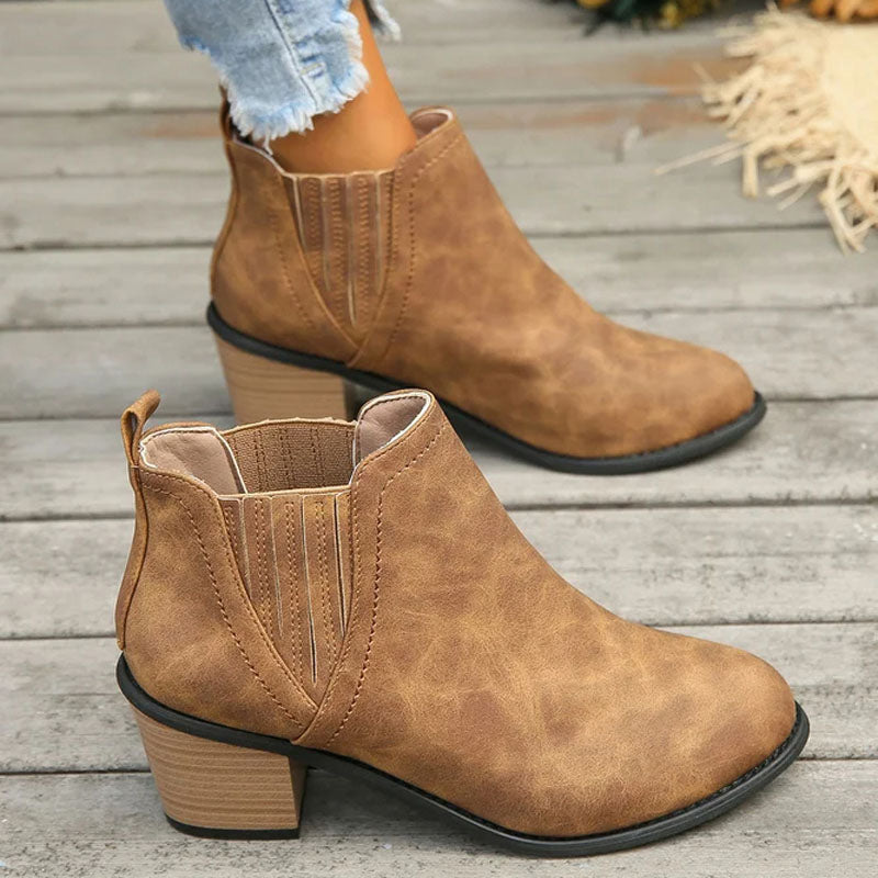 Vintage Stiefeletten mit dicken Absätzen EB