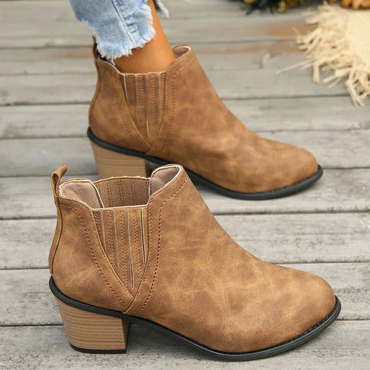 Vintage Stiefeletten mit dicken Absätzen EB